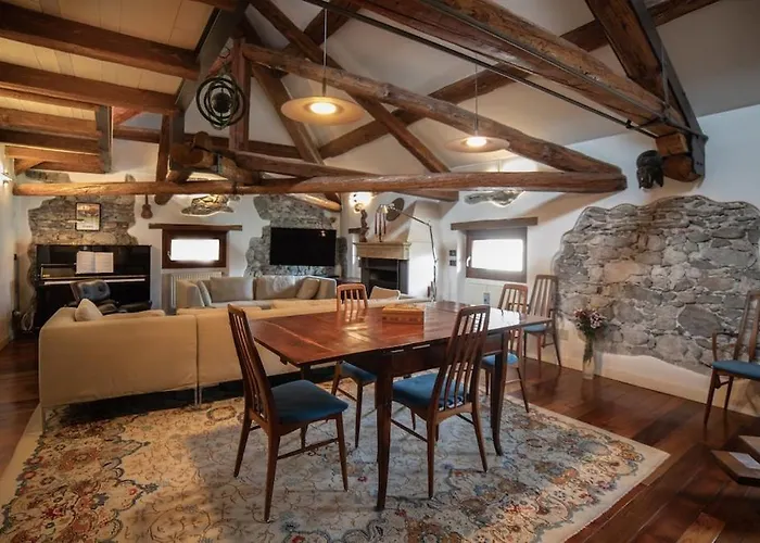 아파트 Dolomites Luxury Penthouse 아고르도